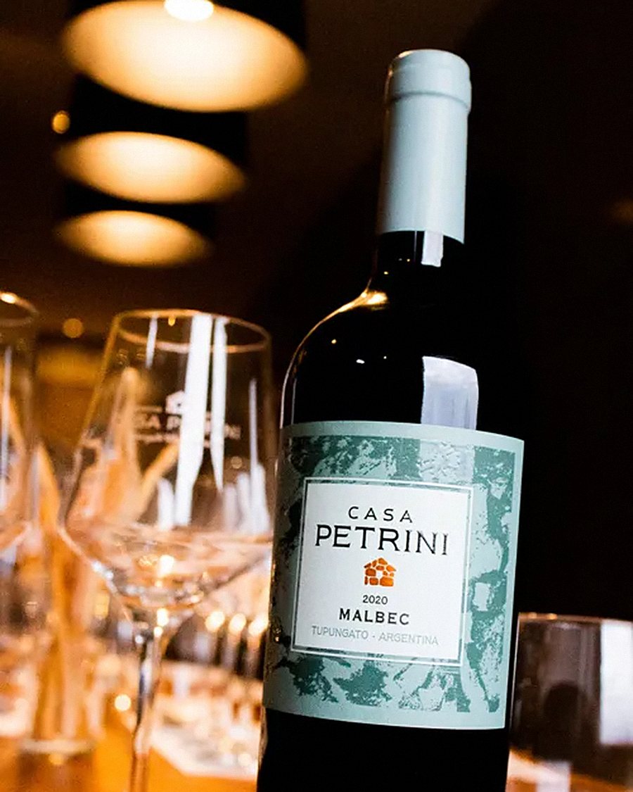 Malbec en la mesa de un restaurante