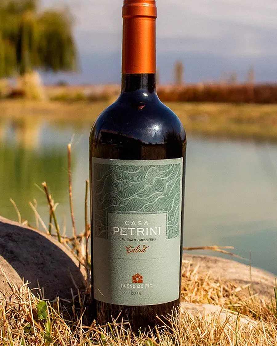 Botella de Talud junto al agua